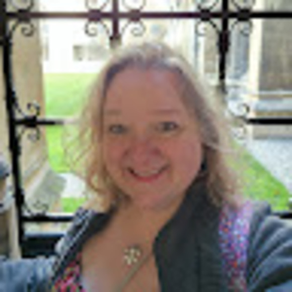 Meet your Posher, Renata - Picture 1 of 1